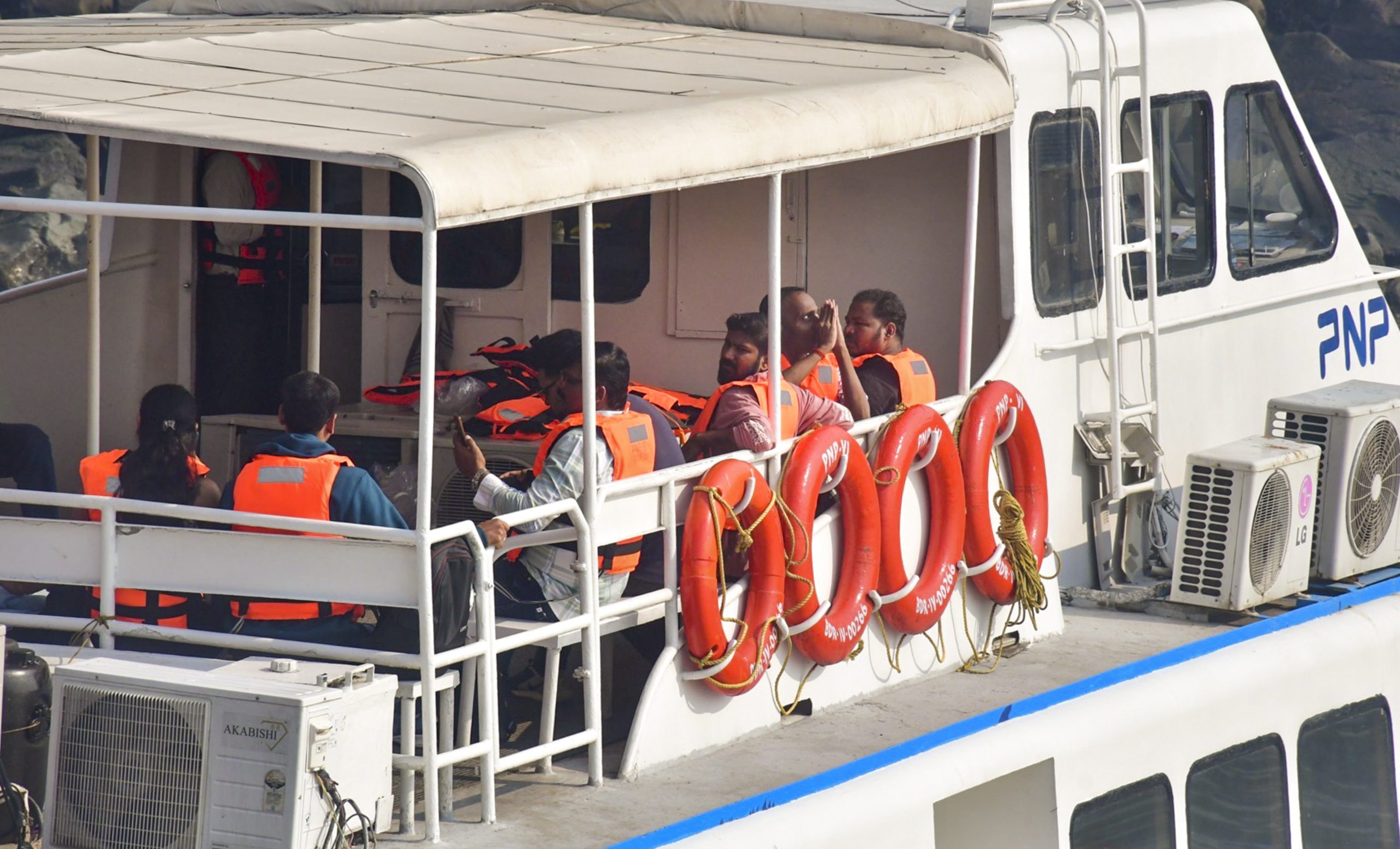 Life Jackets Now Required for Boat Rides from Gateway of India Following Ferry Tragedy