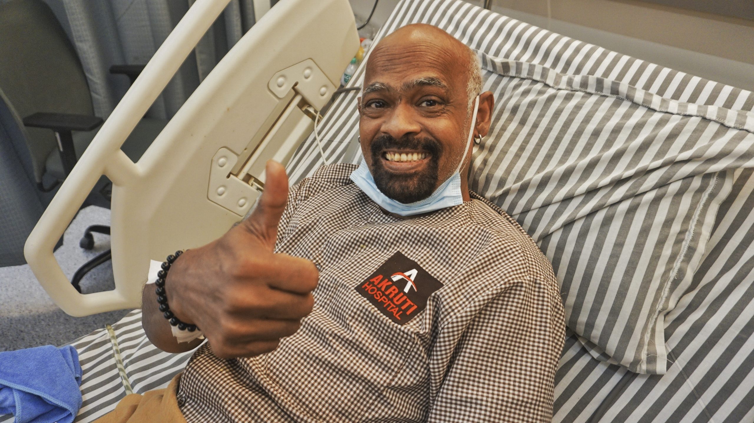 Maharashtra Minister Sarnaik Meets Vinod Kambli, Reports He’s in Stable Condition