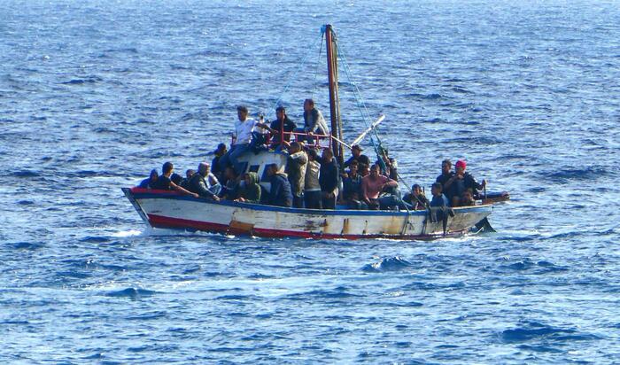 Greece Reports 8 Dead and 18 Rescued After Migrant Speedboat Capsizes Near Island