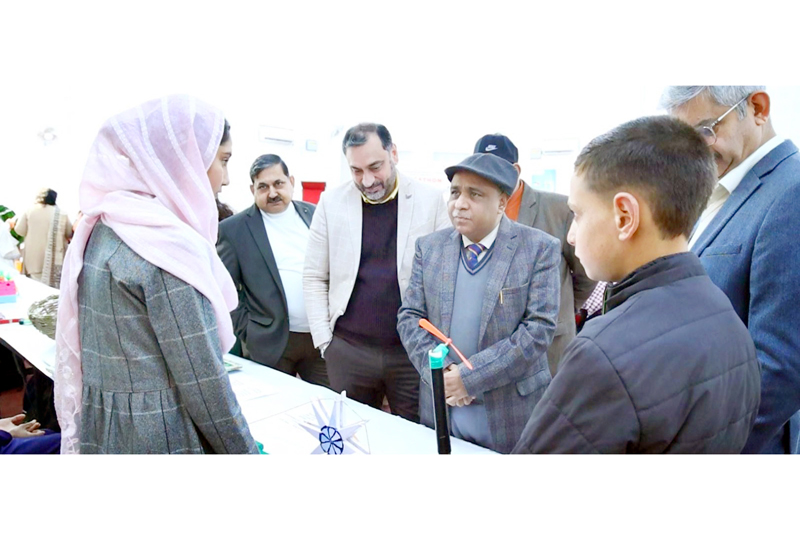 Principal Secretary of School Education, Suresh Kumar Gupta Engages with Students at Exhibition.